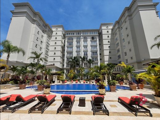 Piso / Apartamento en Escazú, Provincia de San José