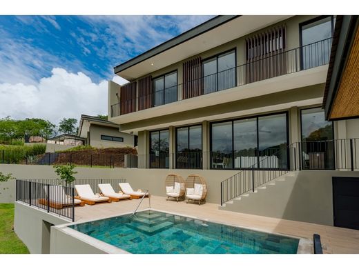 Maison de luxe à Coco, Sardinal, Carrillo