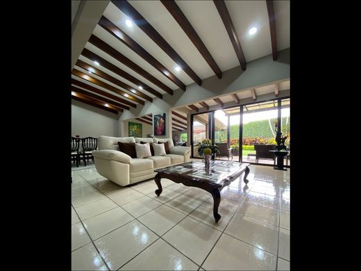 Luxe woning in Mata de Palo, Cantón de San José