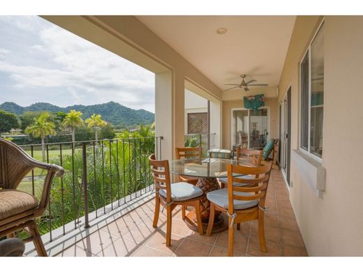 Kamienica w Herradura, Garabito