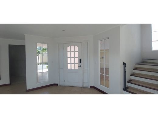 Casa di lusso a Santa Ana, Provincia de San José