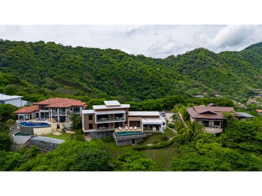 Luxury home in Tamarindo, Santa Cruz