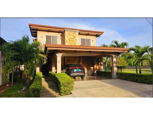 Luxury home in Guácima, Cantón de Alajuela