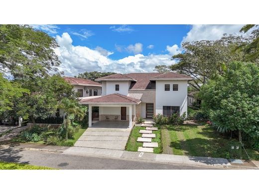 Luxury home in Santa Ana, Provincia de San José