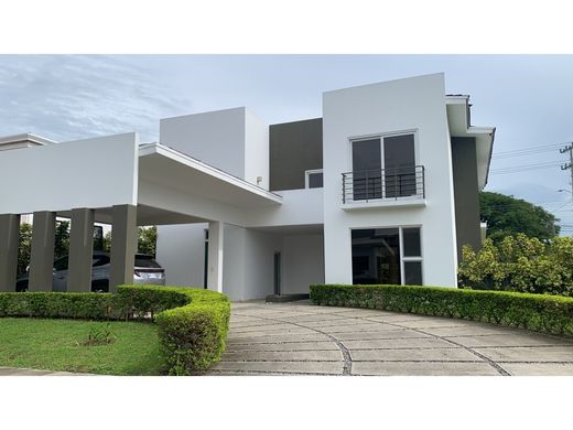 Luxe woning in Santa Ana, Provincia de San José