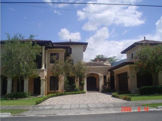 Complesso residenziale a Santa Ana, Provincia de San José