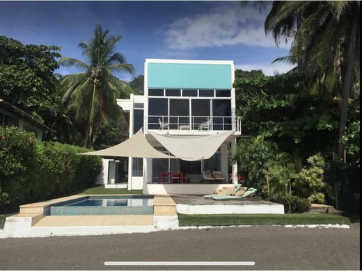 Casa di lusso a Esparza, Provincia de Puntarenas