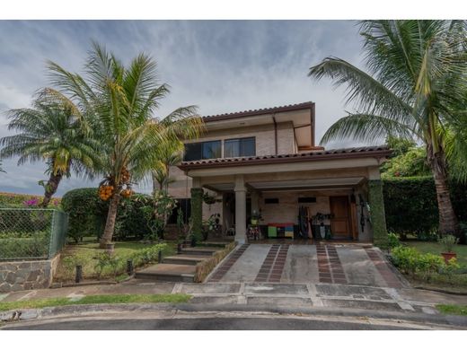 Luxury home in Santa Ana, Provincia de San José