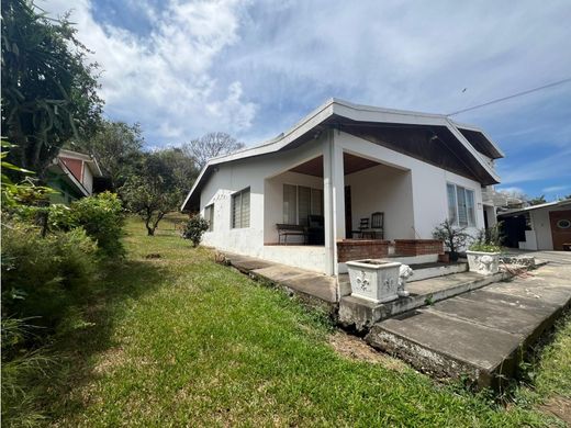 Luxury home in Santa Ana, Provincia de San José