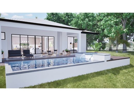 Luxus-Haus in Atenas, Provincia de Alajuela
