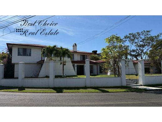 Luksusowy dom w Belén, Carrillo