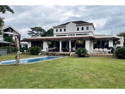 Luxury home in Santa Ana, Provincia de San José