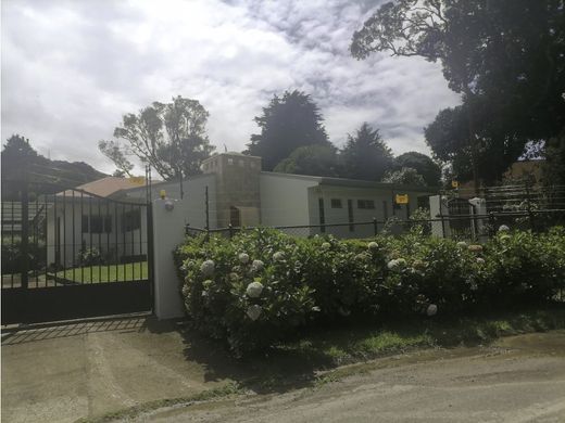 Luxury home in San Rafael, Provincia de Heredia