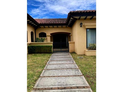 Maison de luxe à Pozos, Santa Ana