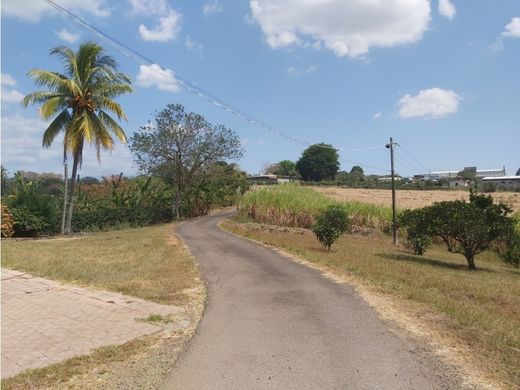 Land in Grecia, Provincia de Alajuela
