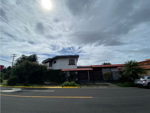 Edificio en Barva, Provincia de Heredia