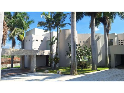 Luxury home in Belén, Carrillo