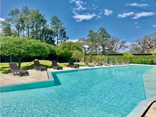 Residential complexes in Santa Ana, Provincia de San José