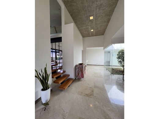 Luxury home in Santa Ana, Provincia de San José