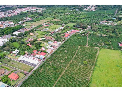 Grundstück in Santo Domingo, Provincia de Heredia