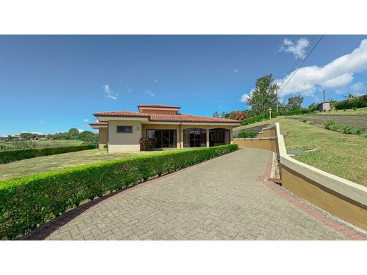 Luxus-Haus in Santa Bárbaraa, Provincia de Heredia