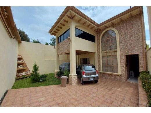 Элитный дом, Curridabat, Provincia de San José