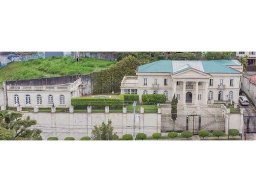 Luxury home in Zapote, Cantón de San José