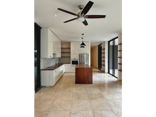 Casa de lujo en Santa Ana, Provincia de San José