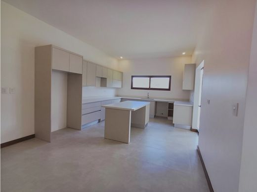 Элитный дом, Santa Ana, Provincia de San José