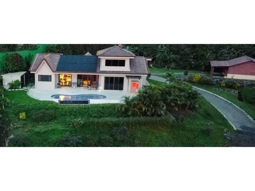 Casa di lusso a San Ramón, Provincia de Alajuela