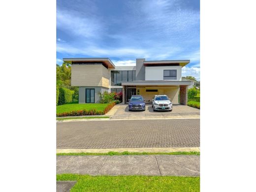 Complexes résidentiels à Guácima, Cantón de Alajuela