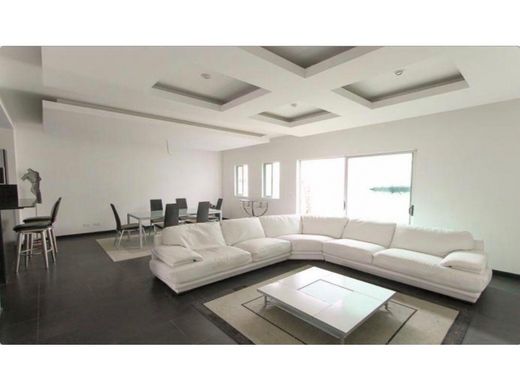 Casa de lujo en Escazú, Provincia de San José