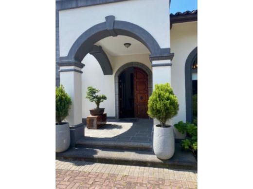 Πολυτελή κατοικία σε Santa Ana, Provincia de San José