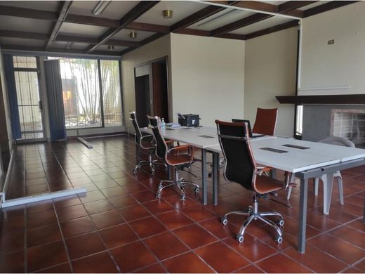 Office in Yoses, Montes de Oca