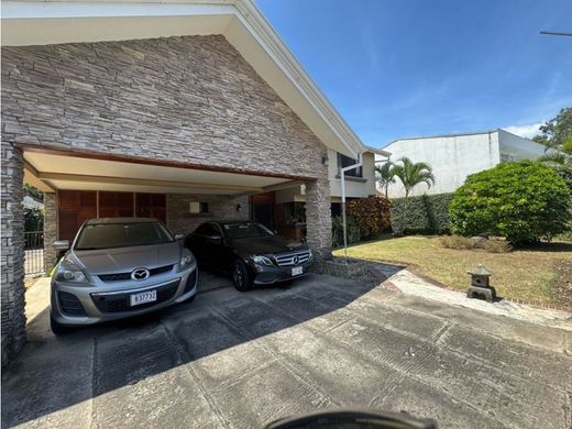 Casa di lusso a Escazú, Provincia de San José