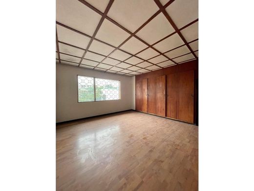 Luxe woning in Guadalupe, Goicoechea