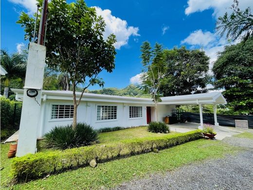 Casa di lusso a Santa Ana, Provincia de San José