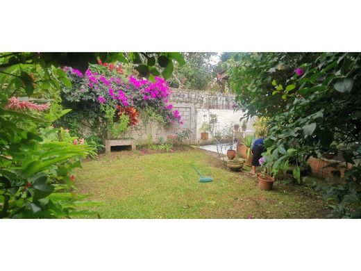 Casa di lusso a San Pedro, Montes de Oca