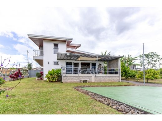 Πολυτελή κατοικία σε Naranjo, Provincia de Alajuela