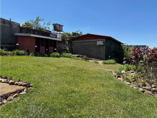 Luxe woning in San Isidro de Coronado, Vázquez de Coronado