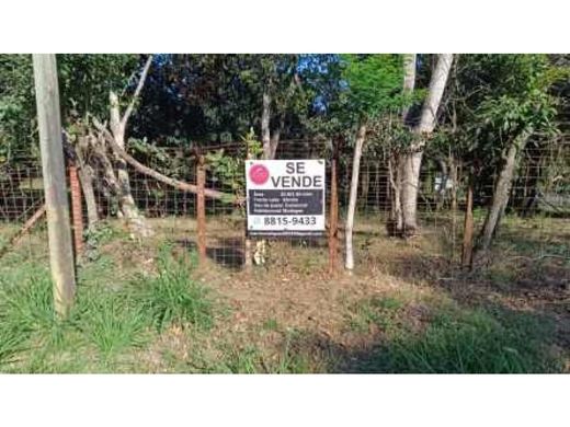 Grond in Garita, La Cruz