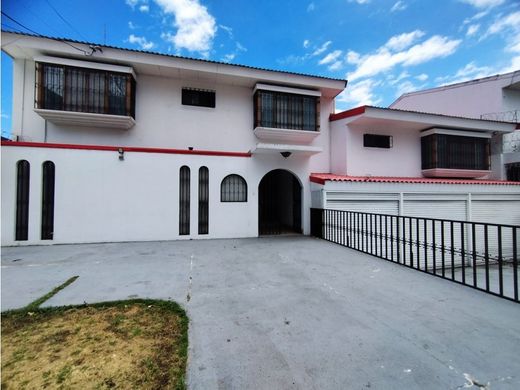 Luxury home in San José, Cantón de San José
