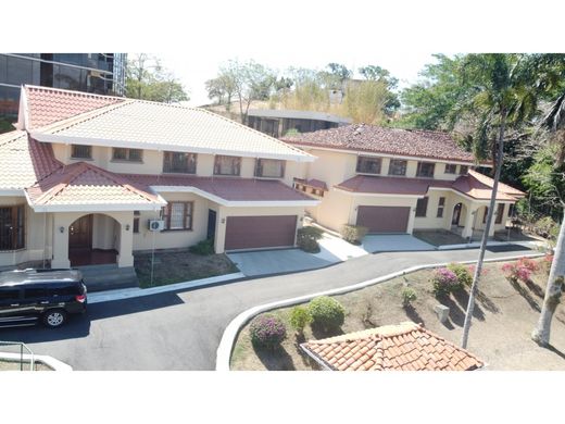 منزل ﻓﻲ Escazú, Provincia de San José