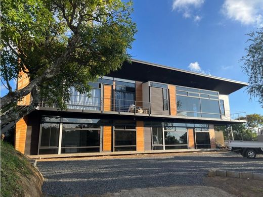 Edificio en Barva, Provincia de Heredia