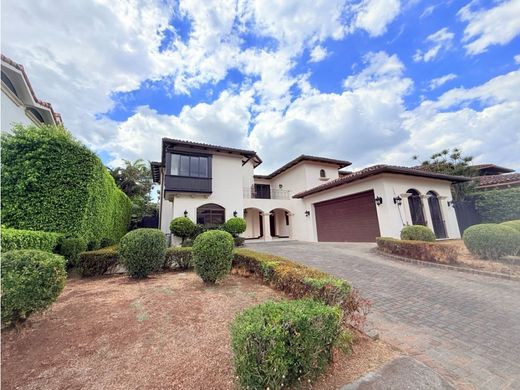 Luxury home in Santa Ana, Provincia de San José