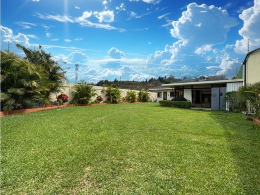 Luxe woning in Cartago, Cantón de Cartago