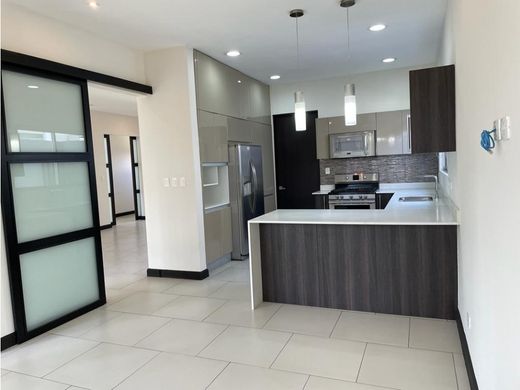 Casa de lujo en Santa Ana, Provincia de San José