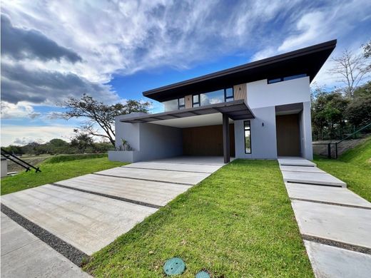 Luxury home in San Rafael, Provincia de Alajuela