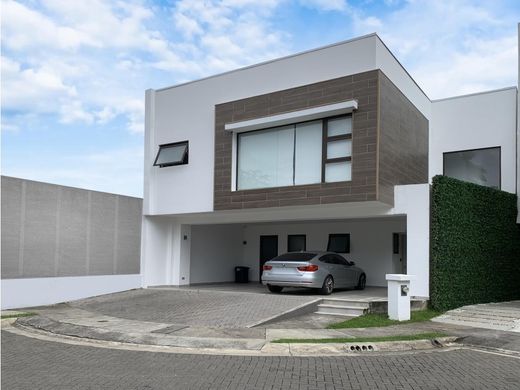 호화 저택 / Santa Ana, Provincia de San José