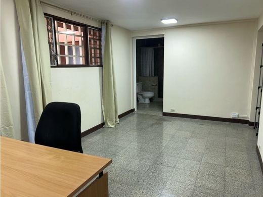 아파트 / Pavas, Cantón de San José